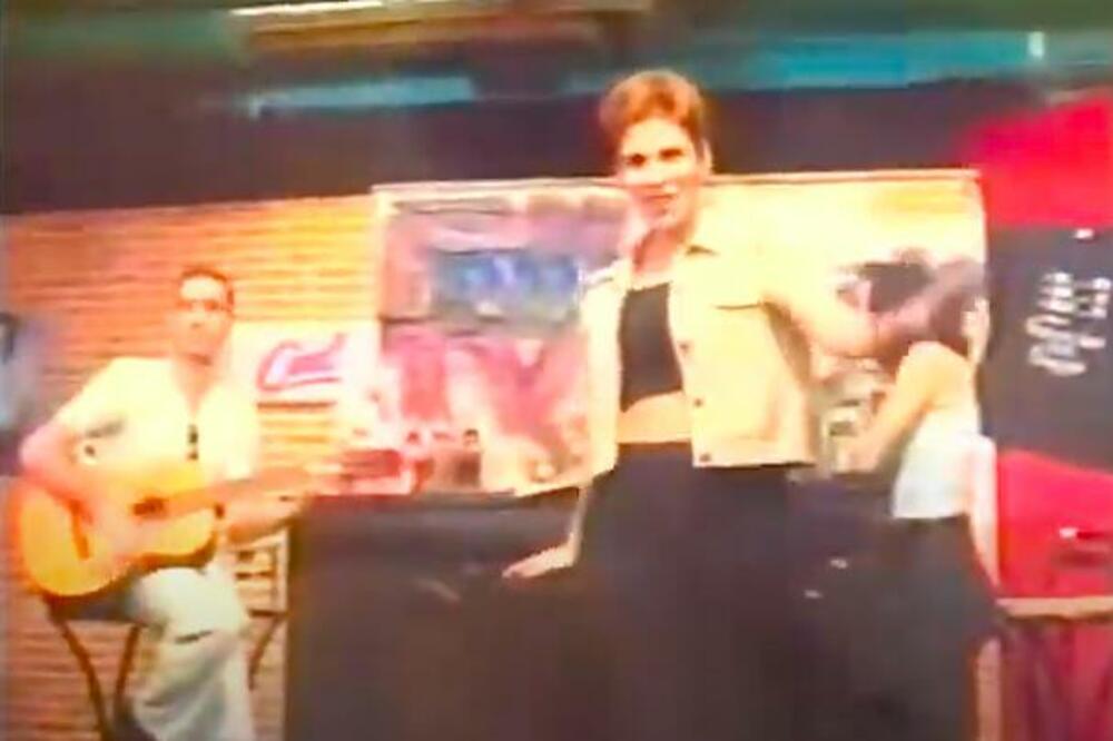 JEDNA PEVAČICA SE UBILA, DRUGA IMALA OZBILJAN POREMEĆAJ: Ovako danas izgleda pevačica nekadašnje grupe FLEJM! FOTO