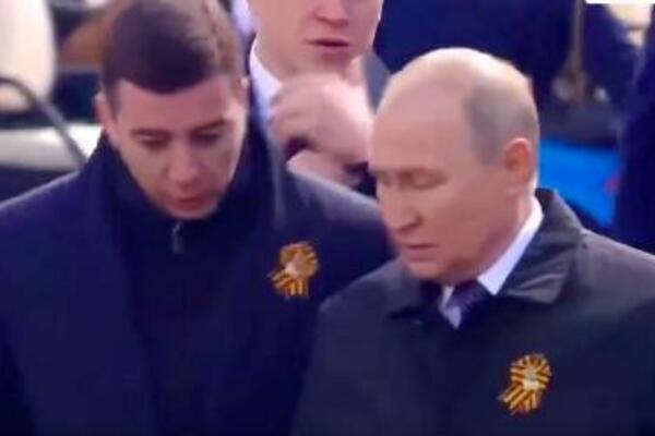 DA LI JE ON PUTINOV NASLEDNIK? Na proslavi Dana pobede svi gledali OVOG MLADIĆA, a evo KO JE ON! (VIDEO)