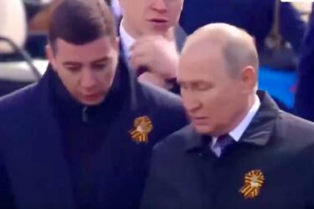 DA LI JE ON PUTINOV NASLEDNIK? Na proslavi Dana pobede svi gledali OVOG MLADIĆA, a evo KO JE ON! (VIDEO)