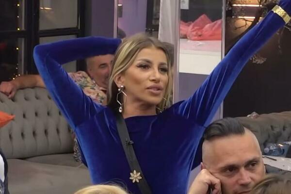 ZALJUBLJIVE PRIRODE! DALILA BACILA OKO NA JOŠ JEDNOG ZADRUGARA: Odlučila da sedi na VIŠE STOLICA! (VIDEO)