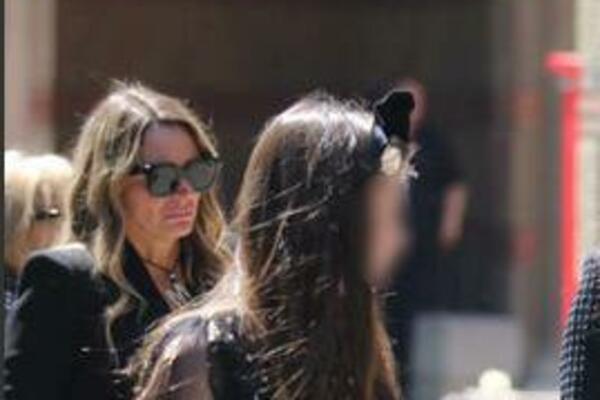 OVO JE VIDOJEVA PRVA SUPRUGA, POJAVILA SE NA SAHRANI: Ovako izgleda majka Vidojeve ćerke iz prvog BRAKA! (FOTO)