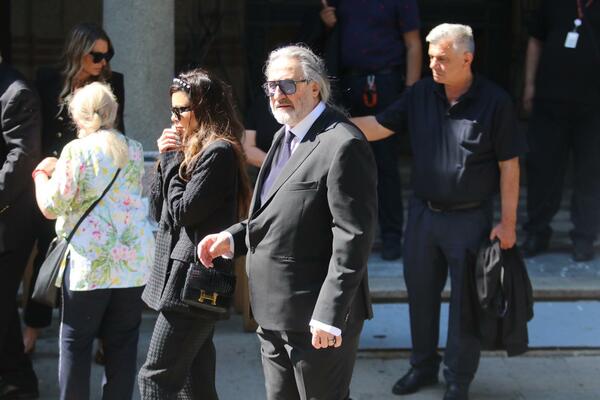 NA SAHRANI SU SVI GLEDALI U NJENU TORBU: RAZOTKRIVENA NIKOLINA PIŠEK, ovo nema SVAKO!