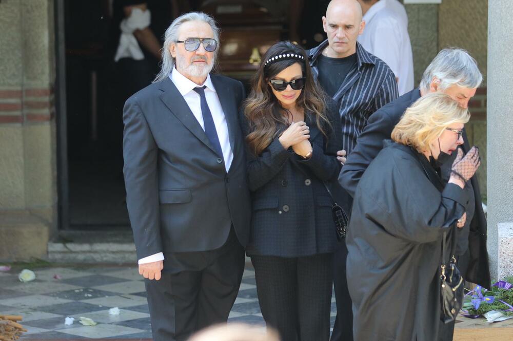 MIŠA GROF ANGAŽOVAO ADVOKATE, SPREMA SE DA KRENE NA SNAJKU: Evo šta se DEŠAVA!