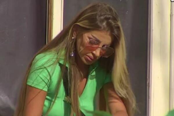 STRIČEVI JE MRZE, KUĆA JE IZGRAĐENA NA GROBLJU, MALOLETNA ZATRUDNELA?! Isplivali SKANDALOZNI detalji o Dalili!