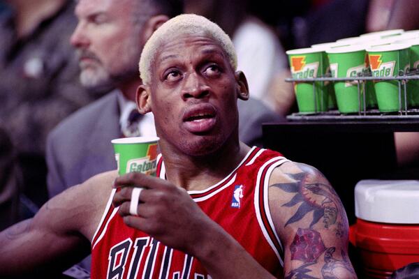 Madona mu davala bogatstvo za trudnoću: POKUŠAO SUICID! POLOMIO ALATKU: Pukao je kao orah! Nastupio kao transvestit