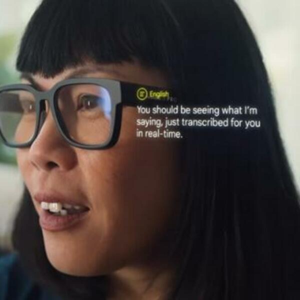 NOVO GUGLOVO OTKRIĆE ODUŠEVILO KORISNIKE: AR naočare simultano PREVODE strane jezike pred vašim očima! (VIDEO)