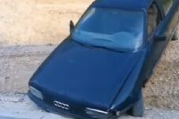 BIZARNOSTI NA PETAK 13. SE NASTAVLJAJU: Vozač AUDIJA JE URADIO nešto što će vas NAVESTI DA SE ZAPITATE... (VIDEO)