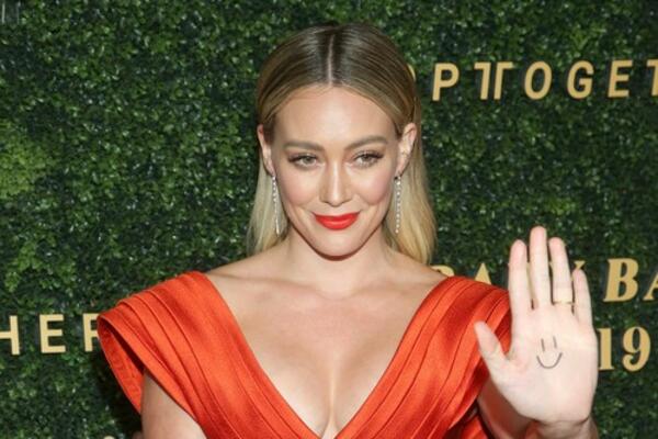 POZNATA GLUMICA OSVANULA POTPUNO GOLA! (FOTO 18+)