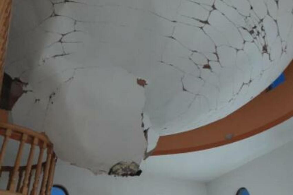 URUŠILA SE KUPOLA NA DŽAMIJI U SARAJEVU: Sve verske aktivnosti obustavljene do daljeg! (FOTO)