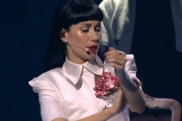 MALER! KONSTRAKTA DOŽIVELA PEH NA NASTUPU!