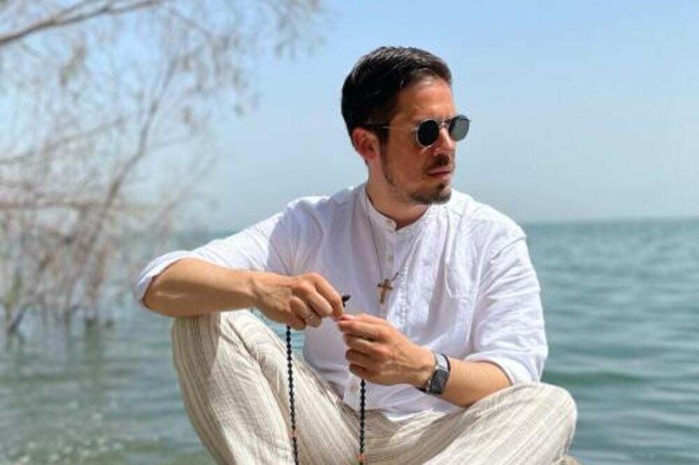 OGLASILA SE SUPRUGA NIKOLE ROKIVĆA: Bojana Barović otkrila da li je neko krenuo sa Nikolom peške u Eginu