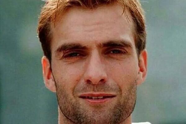 Smeh do suza: DO SADA NEVIĐENE FOTOGRAFIJE! Ostavili su dubok trag u fudbalu a da li ćete ih sve prepoznati? (FOTO)