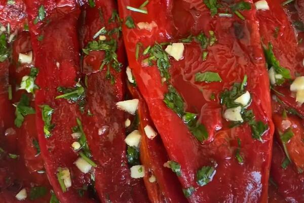 ORIGINALNI RECEPT SA JUGA SRBIJE: Napravite BELOLUČENE PAPRIKE, voda će vam krenuti niz usta!
