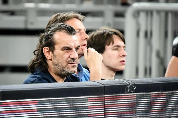 ACA LUKAS U LJUBLJANI: Pevač je stigao u Sloveniju da bodri crveno-bele na putu do finala!