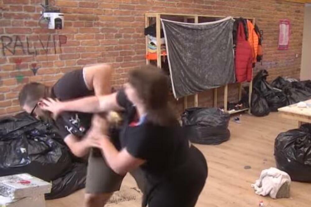 I OVO GLEDAJU DECA U SRBIJI: Jeziva TUČA Miljane i Zole na malim ekranima, ona VRIŠTI i zariva mu NOKTE U LICE!