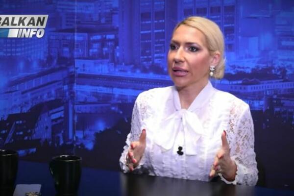 JOVANA UBEĐENA DA JOJ JE BOG POSLAO ZNAK DA JE POSEBNA SA 5 GODINA: "Brat i ja umalo da se ugušimo u vitrini!"