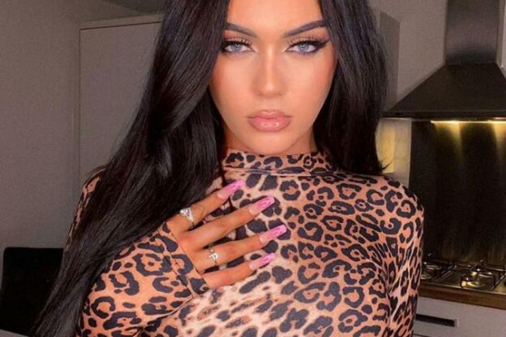 KAD JE SKINE, SVI PADAJU U NESVEST: Nije mogla više da se OGOLI, sve se videlo (VIDEO)