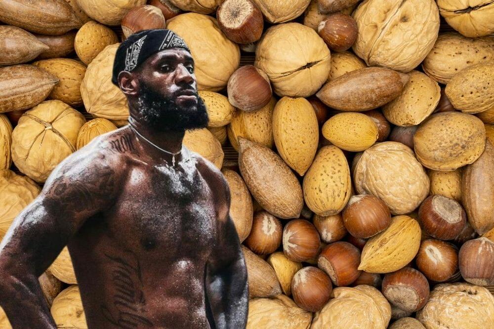GUŠIMO SE U STVARIMA KOJIH SE LEBRON ODREKAO: Podelio savete o ishrani! JEDAN "GREH" KONZUMIRA SVAKO VEČE!