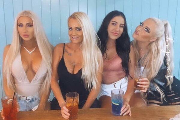 OVAKO IZGLEDA KAD JE MAJKA BOLJA RIBA I OD ĆERKI: Niko ne može pogoditi koja od njih je U PITANJU (FOTO)