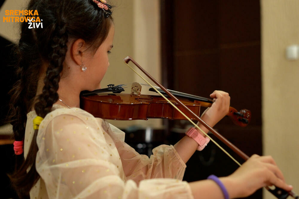 SREMSKA MITROVICA: Učenici Muzičke škole samo U JEDNOM MESECU OSVOJILI 65 NAGRADA, godišnje na stotine