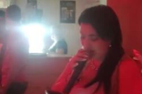 IZAŠLA NARODNJAČKA VERZIJA KONSTRAKTINE PESME: "Majku mu, šta je ovo?!"