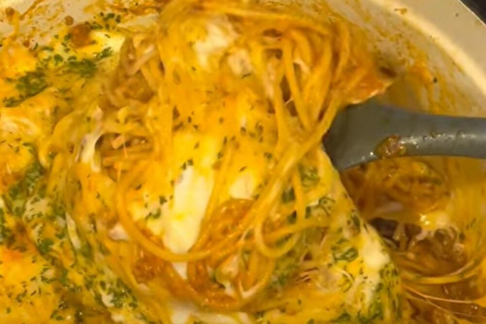 STALNO JEDETE BOLONJEZE, A ROŠTILJ ŠPAGETE NISTE MOGLI NI DA ZAMISLITE: Umak KOJI daje POSEBAN ŠMEK (RECEPT)