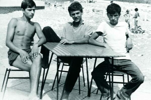 OBELEŽIO JE DOMAĆU SCENU! Život mu se okončao jako rano OBOŽAVALI smo ga u Srećnim ljudima! Znate li ko je na slici