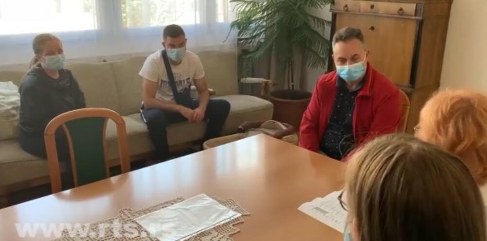 Vukan i roditelji stigli u Budimpeštu