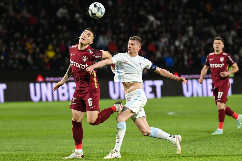 Graovac (Kluž) i kapiten Steaue Tanase u duelu