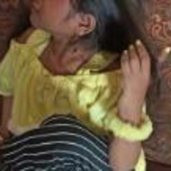 OVA DEVOJKA JE JEDINA ROĐENA BEZ ONOG DOLE: Iz bizarnog razloga niko ne veruje da ima 19 godina! (FOTO)