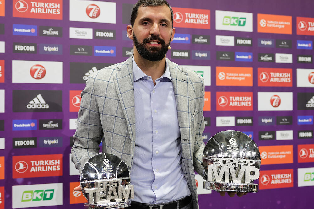 MIROTIĆ JE MVP EVROLIGE ZA OVU SEZONU: Najbolji za ovu sezonu je nagradu dobio od najtrofenijeg trenera Evrope!