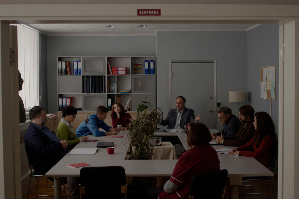 SVAKODNEVNE SITUACIJE IZ ŠKOLE I AVIONA SAMO NA SUPERSTARU: Novi sitkom „Zbornica“ i nastavak serije „Aviondžije“