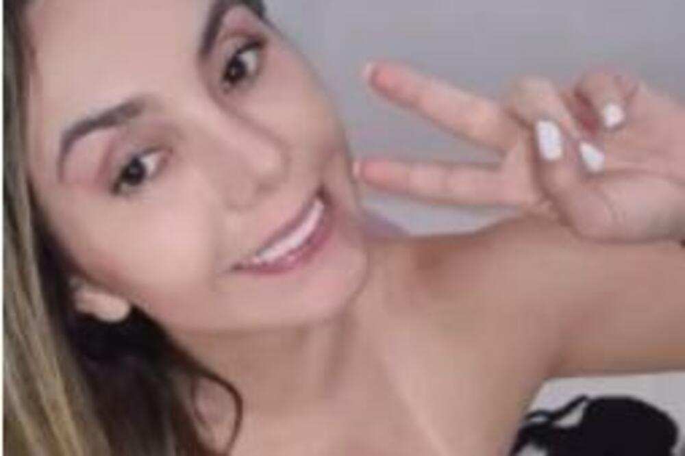 MIMI OBOŽAVA OVAKAV SE*S, I ZA NJEGA DAJE 100.000 DOLARA: Kada vidite GDE ga ima, POZLIĆE VAM (FOTO)