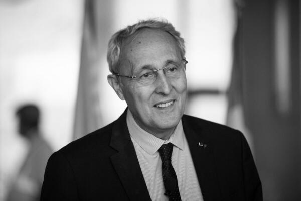 UPRAVO JAVLJENO: Iznenada preminuo Bernard Bigo