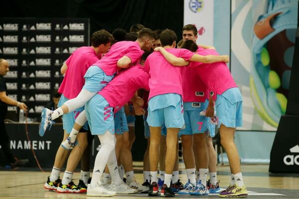 KRALJ PAO PRED MEGOM: Finale Evrolige!