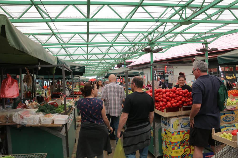 SRBI JEDU OVO VOĆE GOTOVO SVAKI DAN, A NISU SVESNI DA JE KRCATO PESTICIDIMA! Nećete okusiti kad vidite šta je!