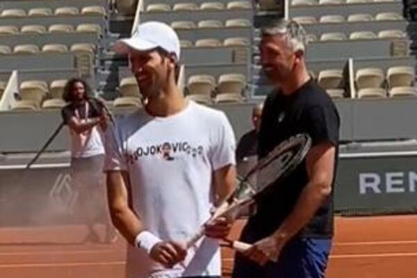 USPORENI SNIMAK NAJBOLJEG UDARCA NA SVETU: Đoković dobio JAKU dobrodošlicu na "Šatrijeu", Goran ga zabavljao! VIDEO