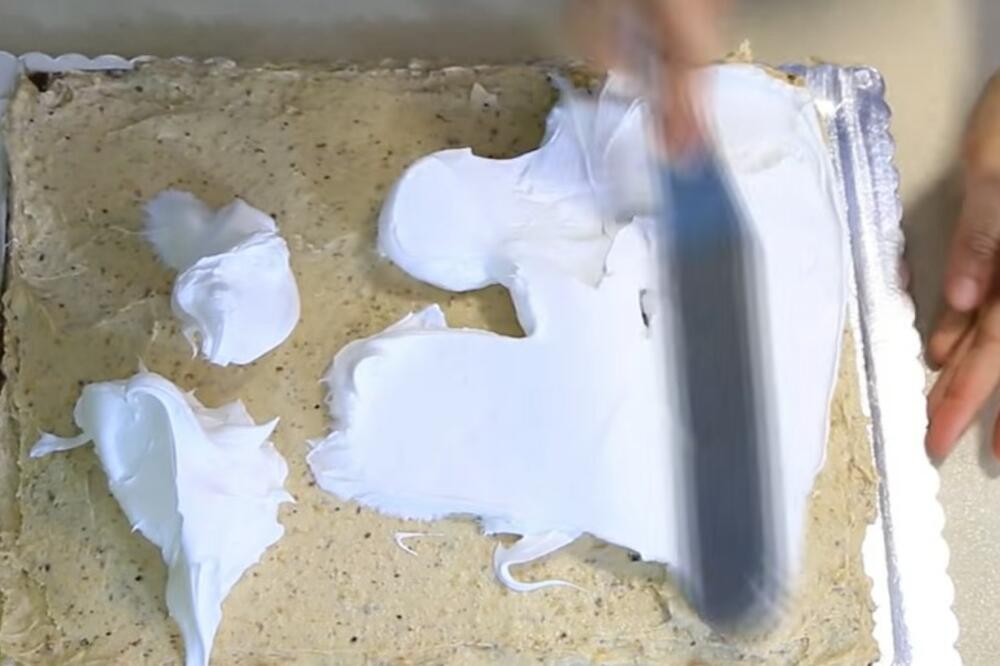 NIJEDNO SLAVLJE U SRBIJI NE MOŽE DA PROĐE BEZ NJE: Torta koju GENERACIJE godinama SPREMAJU, ne postoji KREMASTIJA