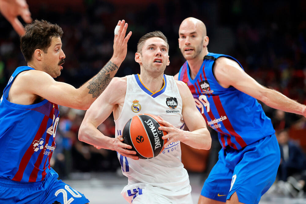 REAL POSLE PREOKRETA BOLJI OD BARSE! Ne pomaže ni moćni Mirotić, kraljevići udaraju na Efes za trofej Evrolige!