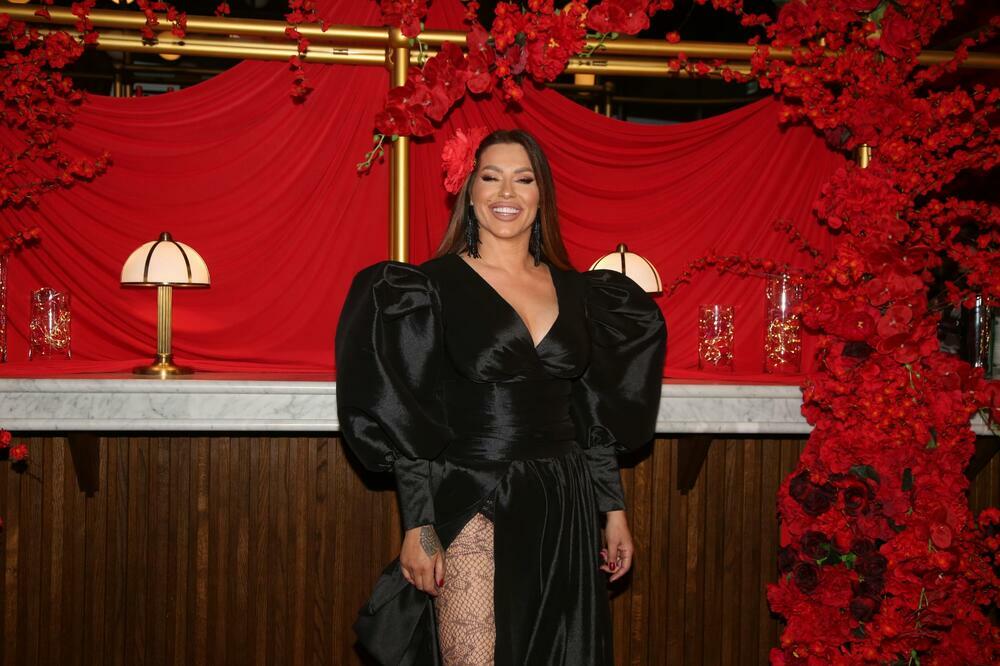 SEKA U NIKAD VRELIJEM IZDANJU POKAZALA ČIME RASPOLAŽE: Uključite klimu, uzmite ČAŠU VODE i pogledajte OVE FOTKE