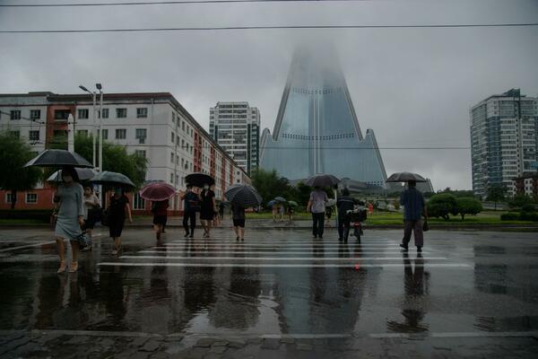 SEVERNOKOREJSKI "HOTEL PROPASTI": 105 spratova zjapi prazno već 30 GODINA, a zbog ovoga nikada nije ZAVRŠEN (VIDEO)