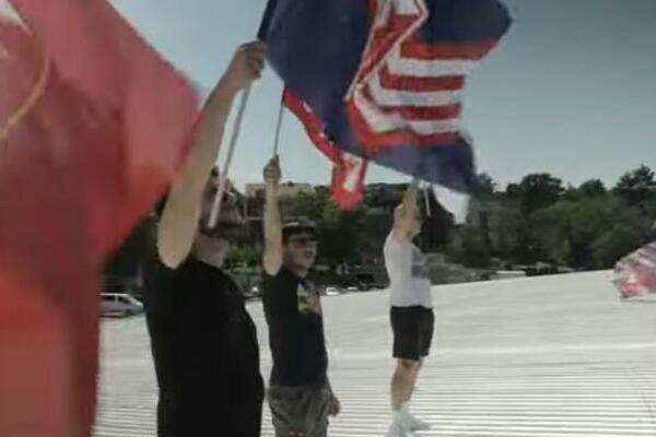 "GDE SU VAM BARJACI?" - Glumci zovu navijače Zvezde na Marakanu u nedelju! (VIDEO)