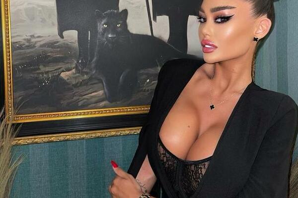 ANA KORAĆ POKAZALA KAKO JU JE PARTNER IZNENADIO ZA DAN ZALJUBLJENIH: Ovako nešto svaka žena PRIŽELJKUJE (FOTO)