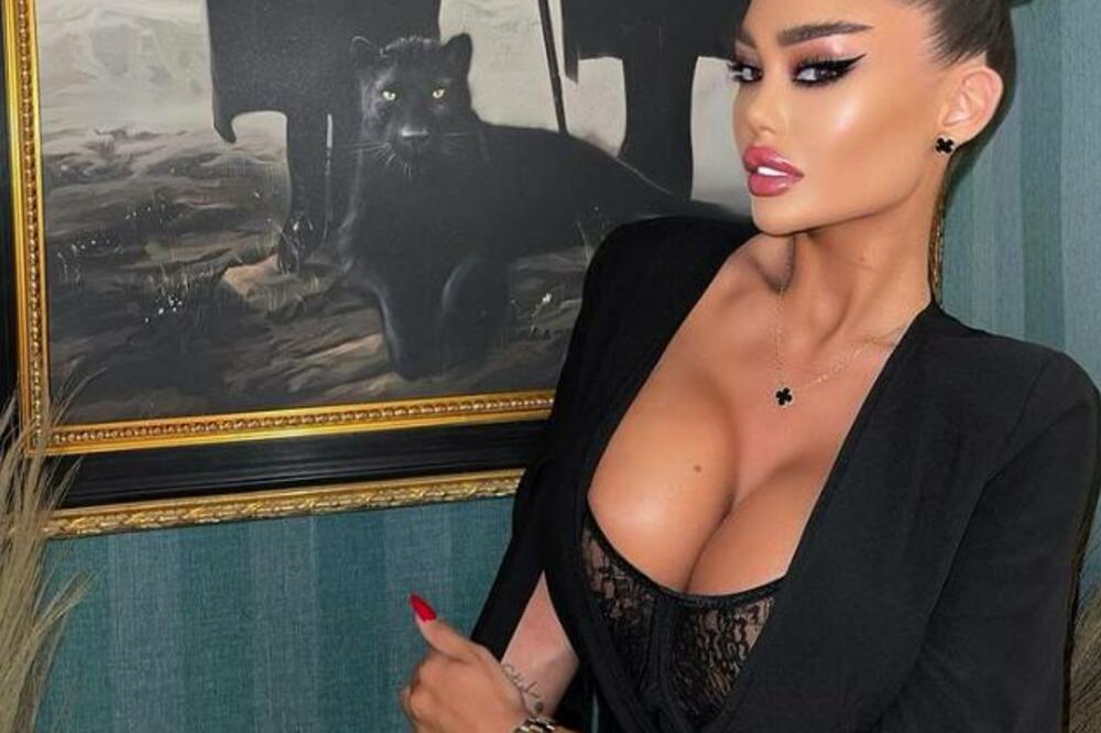 ANA KORAĆ POKAZALA KAKO JU JE PARTNER IZNENADIO ZA DAN ZALJUBLJENIH: Ovako nešto svaka žena PRIŽELJKUJE (FOTO)