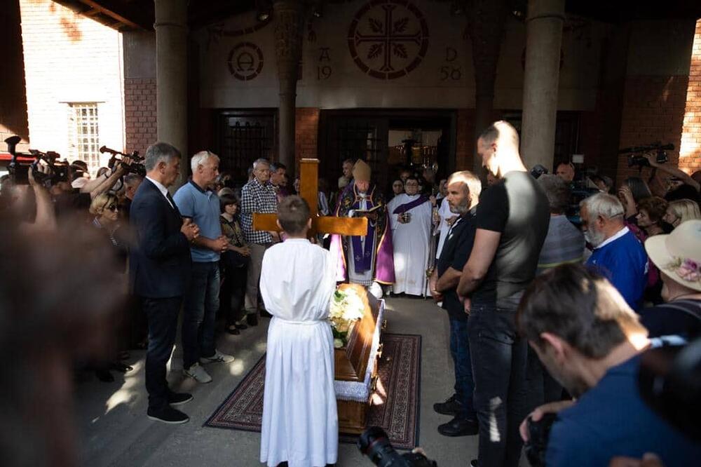 MUK ZBOG OSOBE KOJA SE POJAVILA NA MISI ZA MATEJA PERIŠA: Pazite samo OVO!