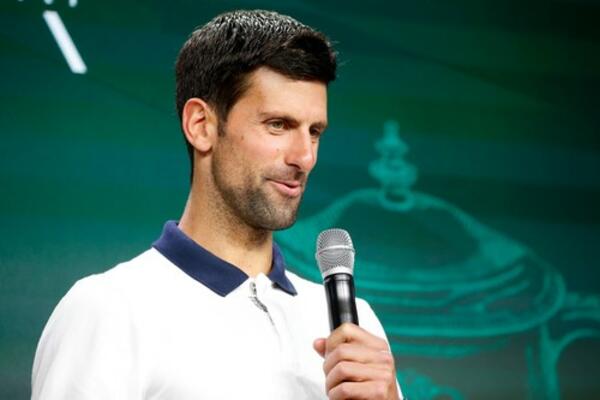 ĐOKOVIĆ ODUŠEVLJEN! Slavni pevač posetio Novaka u Parizu! (FOTO)