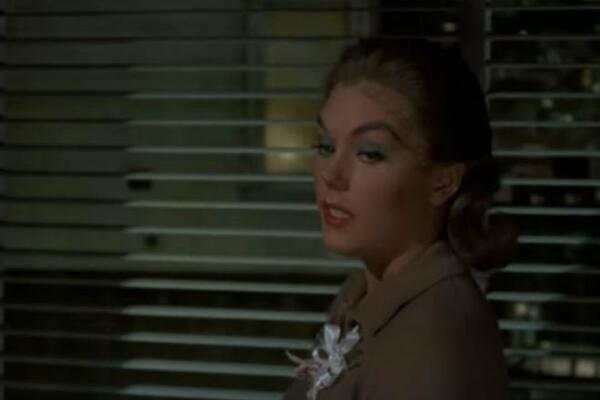 "NAKON SILOVANJA MI JE POVEĆANA...": Poznata GLUMICA ZLOSTAVLJANA, pomenula OCA