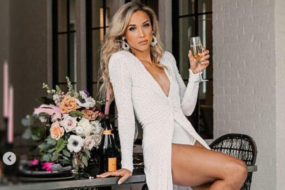 Ima 40 godina i stava je "NIŠTA PRE BRAKA": Rugaju joj se, momci je nagovaraju - U SUZAMA MOLI BOGA DA JE "POČASTI"