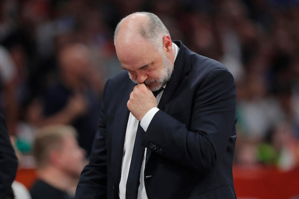 PRIJAĆE MU ODMOR! Iskusni trener insistirao da se vrati na klupu, uprava rekla NE! (FOTO)