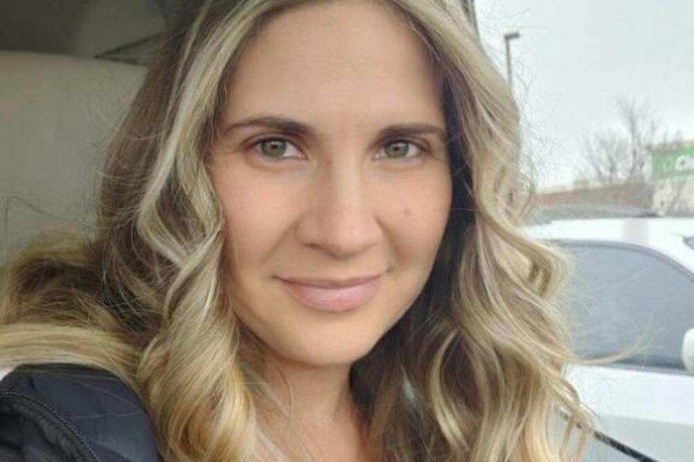 ŠOK SCENA U KOLIMA: Majka se RAŠIRILA nasred puta, a onda joj se DESILO (FOTO)